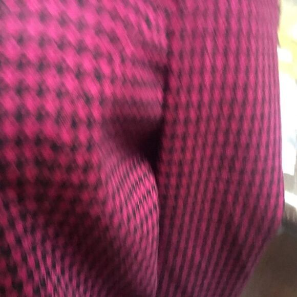 NWOT. LeSuit Brand Women’s Houndstooth Check Raspberry & Black Women’s 10 - Picture 9 of 14